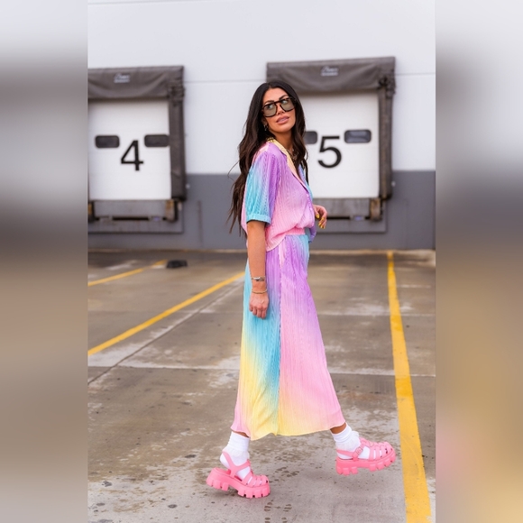 Dressed in Lala Ćest la Vie Plissé Skirt Set in Rainbow Daydream - Picture 7 of 10